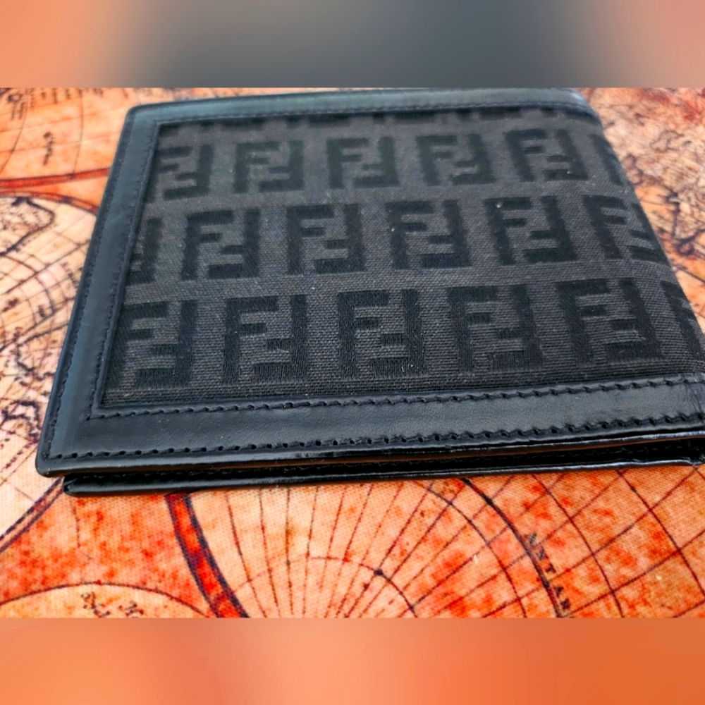 Fendi black bifold calfskin shadow wallet!